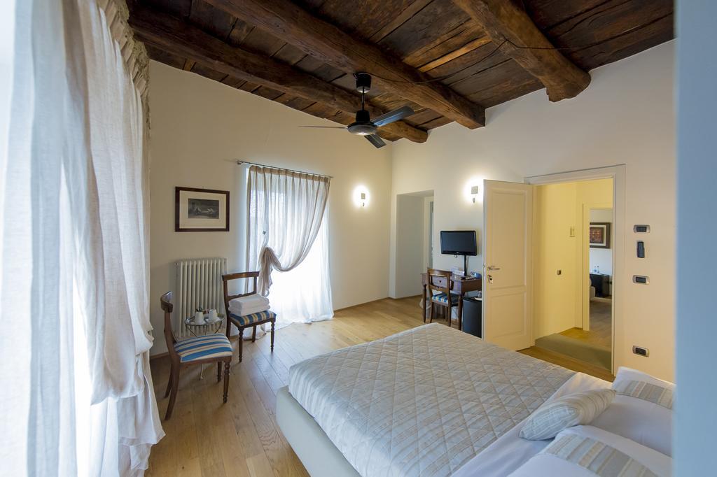 Relais Il Presidio Hotel Oggiono Cameră foto